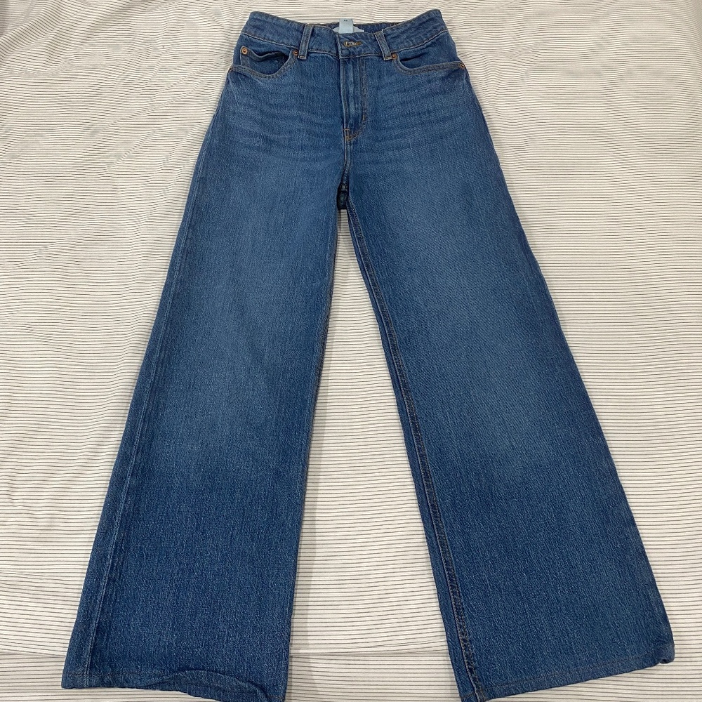 H&M High-Waisted Wide Baggy Jeans